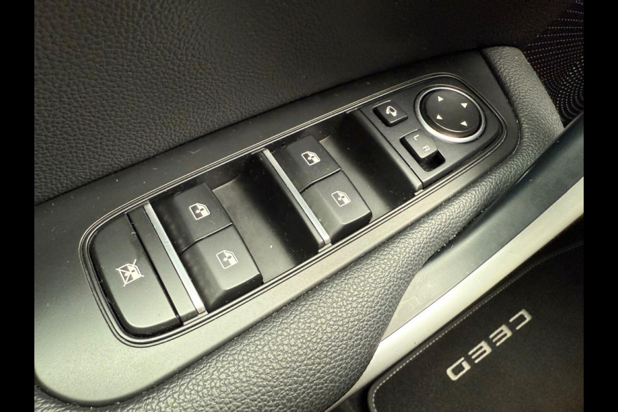 Kia Ceed Sportswagon 1.4 T-GDi automaat DynamicPlusLine, NAP, CarPlay, Trekhaak, KeyLess