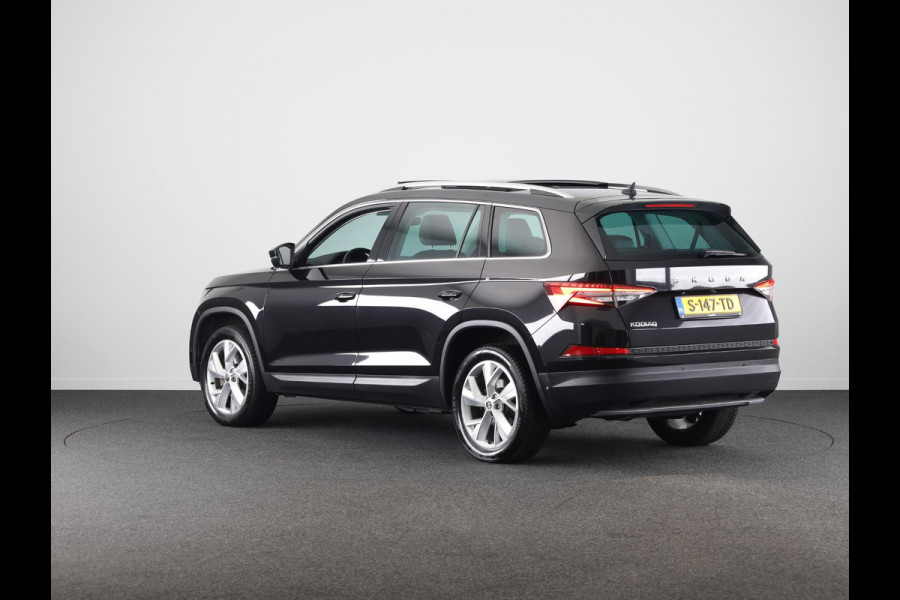Škoda Kodiaq Business Edition Plus 7 p. 150 pk Automaat (DSG) | Verlengde garantie | Navigatie | Panoramadak | Elektr. trekhaak | Parkeersensoren (Park assist) | Rondomzicht camera | Stoelverwarming v/a |