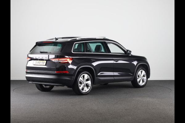 Škoda Kodiaq Business Edition Plus 7 p. 150 pk Automaat (DSG) | Verlengde garantie | Navigatie | Panoramadak | Elektr. trekhaak | Parkeersensoren (Park assist) | Rondomzicht camera | Stoelverwarming v/a |