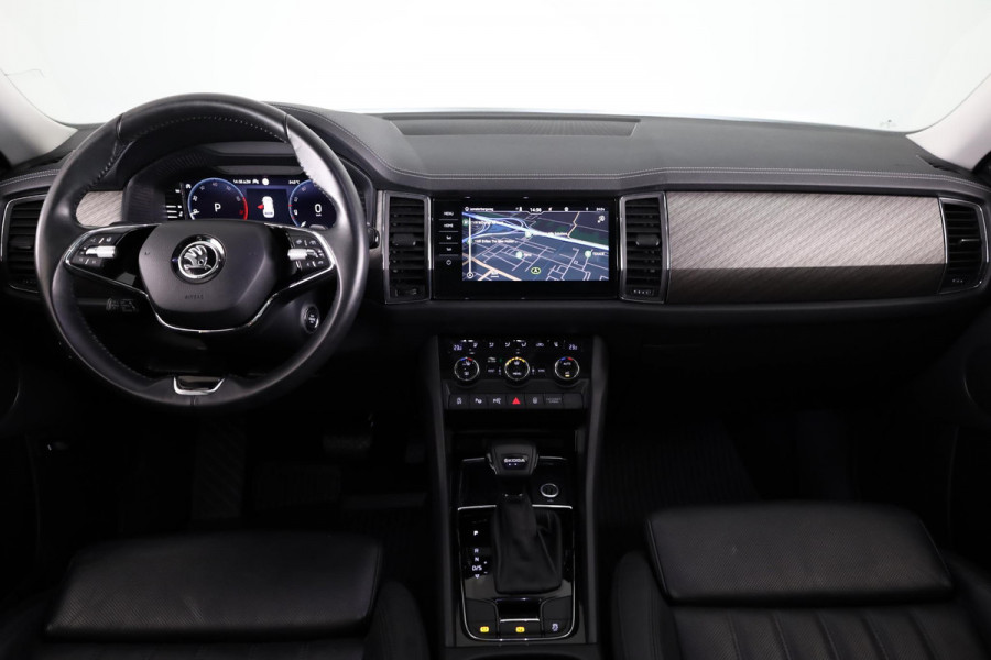 Škoda Kodiaq Business Edition Plus 7 p. 150 pk Automaat (DSG) | Verlengde garantie | Navigatie | Panoramadak | Elektr. trekhaak | Parkeersensoren (Park assist) | Rondomzicht camera | Stoelverwarming v/a |