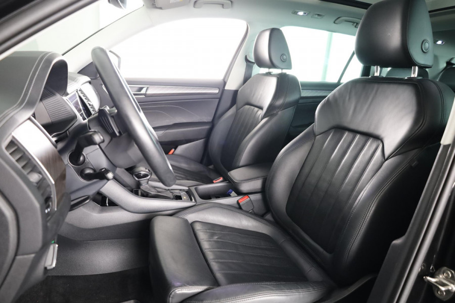 Škoda Kodiaq Business Edition Plus 7 p. 150 pk Automaat (DSG) | Verlengde garantie | Navigatie | Panoramadak | Elektr. trekhaak | Parkeersensoren (Park assist) | Rondomzicht camera | Stoelverwarming v/a |