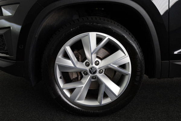 Škoda Kodiaq Business Edition Plus 7 p. 150 pk Automaat (DSG) | Verlengde garantie | Navigatie | Panoramadak | Elektr. trekhaak | Parkeersensoren (Park assist) | Rondomzicht camera | Stoelverwarming v/a |