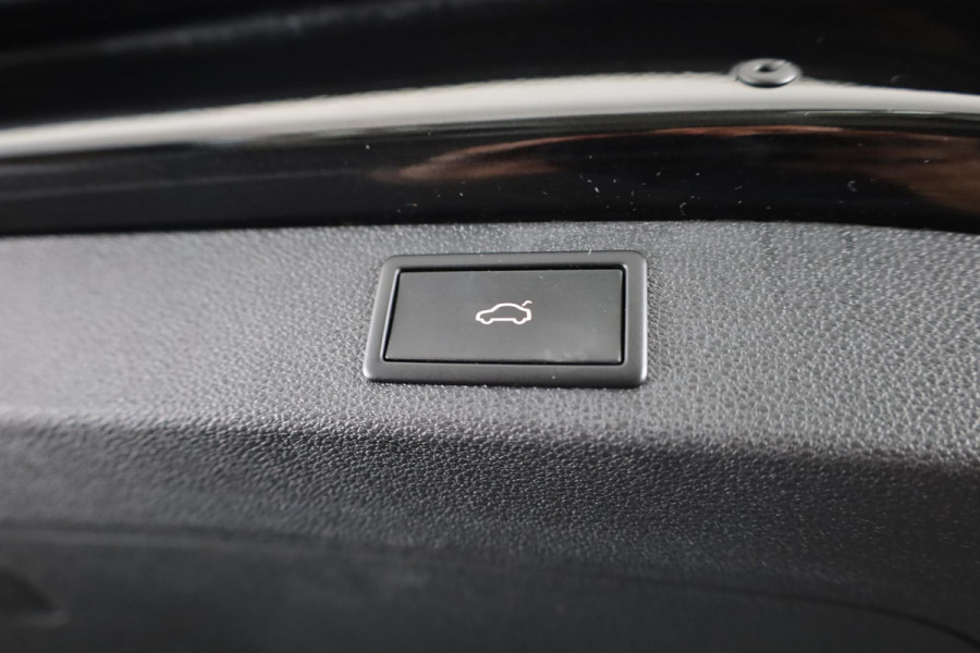 Škoda Kodiaq Business Edition Plus 7 p. 150 pk Automaat (DSG) | Verlengde garantie | Navigatie | Panoramadak | Elektr. trekhaak | Parkeersensoren (Park assist) | Rondomzicht camera | Stoelverwarming v/a |