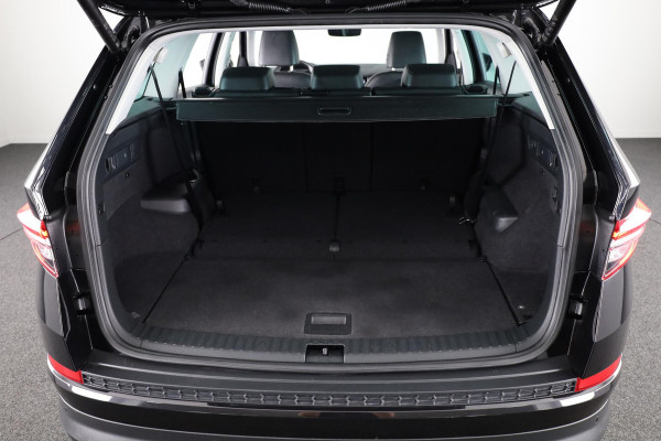 Škoda Kodiaq Business Edition Plus 7 p. 150 pk Automaat (DSG) | Verlengde garantie | Navigatie | Panoramadak | Elektr. trekhaak | Parkeersensoren (Park assist) | Rondomzicht camera | Stoelverwarming v/a |