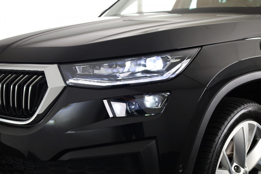 Škoda Kodiaq Business Edition Plus 7 p. 150 pk Automaat (DSG) | Verlengde garantie | Navigatie | Panoramadak | Elektr. trekhaak | Parkeersensoren (Park assist) | Rondomzicht camera | Stoelverwarming v/a |