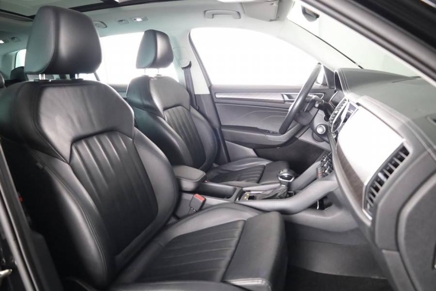 Škoda Kodiaq Business Edition Plus 7 p. 150 pk Automaat (DSG) | Verlengde garantie | Navigatie | Panoramadak | Elektr. trekhaak | Parkeersensoren (Park assist) | Rondomzicht camera | Stoelverwarming v/a |