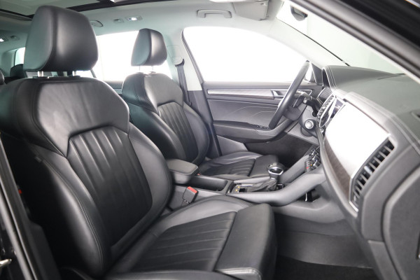 Škoda Kodiaq Business Edition Plus 7 p. 150 pk Automaat (DSG) | Verlengde garantie | Navigatie | Panoramadak | Elektr. trekhaak | Parkeersensoren (Park assist) | Rondomzicht camera | Stoelverwarming v/a |