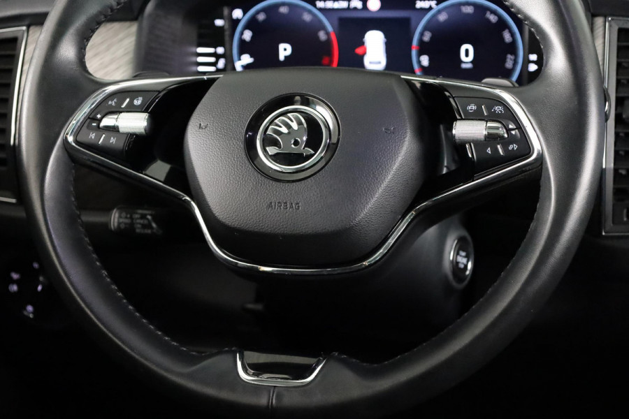 Škoda Kodiaq Business Edition Plus 7 p. 150 pk Automaat (DSG) | Verlengde garantie | Navigatie | Panoramadak | Elektr. trekhaak | Parkeersensoren (Park assist) | Rondomzicht camera | Stoelverwarming v/a |