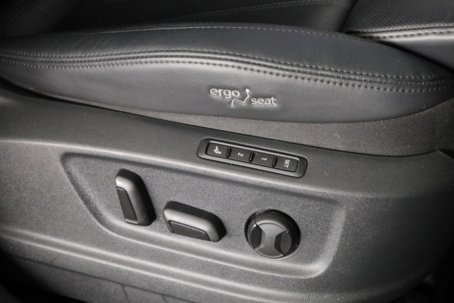 Škoda Kodiaq Business Edition Plus 7 p. 150 pk Automaat (DSG) | Verlengde garantie | Navigatie | Panoramadak | Elektr. trekhaak | Parkeersensoren (Park assist) | Rondomzicht camera | Stoelverwarming v/a |