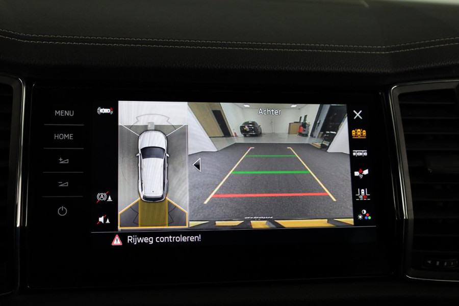 Škoda Kodiaq Business Edition Plus 7 p. 150 pk Automaat (DSG) | Verlengde garantie | Navigatie | Panoramadak | Elektr. trekhaak | Parkeersensoren (Park assist) | Rondomzicht camera | Stoelverwarming v/a |