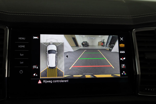 Škoda Kodiaq Business Edition Plus 7 p. 150 pk Automaat (DSG) | Verlengde garantie | Navigatie | Panoramadak | Elektr. trekhaak | Parkeersensoren (Park assist) | Rondomzicht camera | Stoelverwarming v/a |