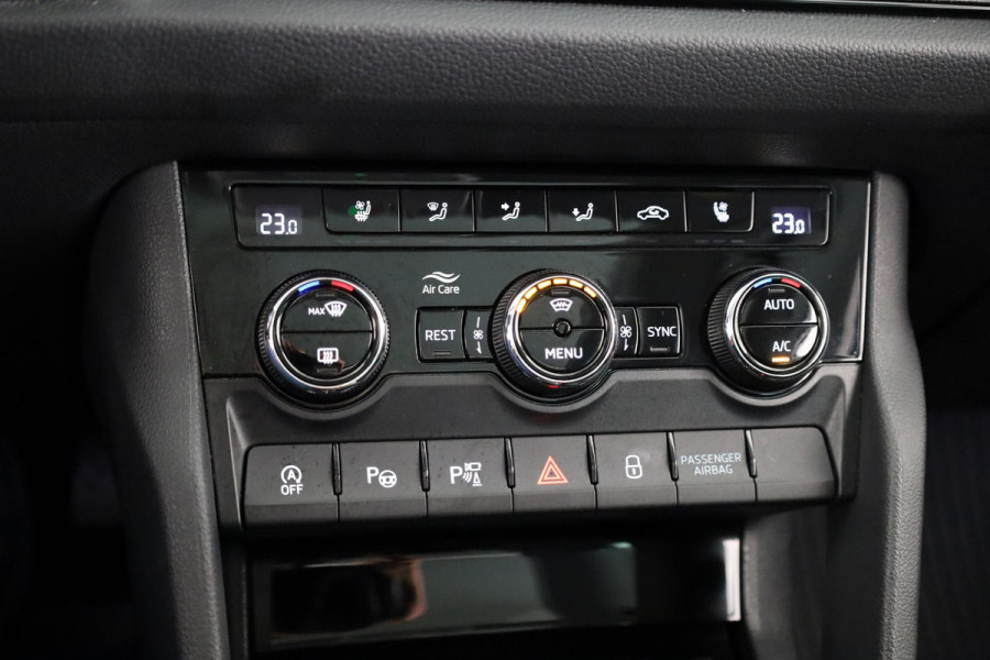 Škoda Kodiaq Business Edition Plus 7 p. 150 pk Automaat (DSG) | Verlengde garantie | Navigatie | Panoramadak | Elektr. trekhaak | Parkeersensoren (Park assist) | Rondomzicht camera | Stoelverwarming v/a |