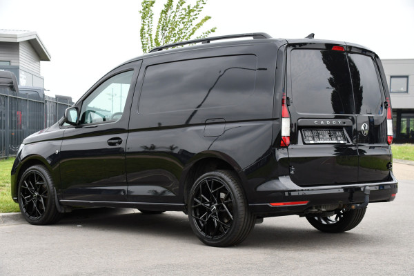 Volkswagen Caddy Cargo 1.5 TSI Black Edition Benzine, Camera, Cruise, Carplay, LED, 115pk, Automaat, Stoelverwarming, NAVI, Trekhaak, Uniek!