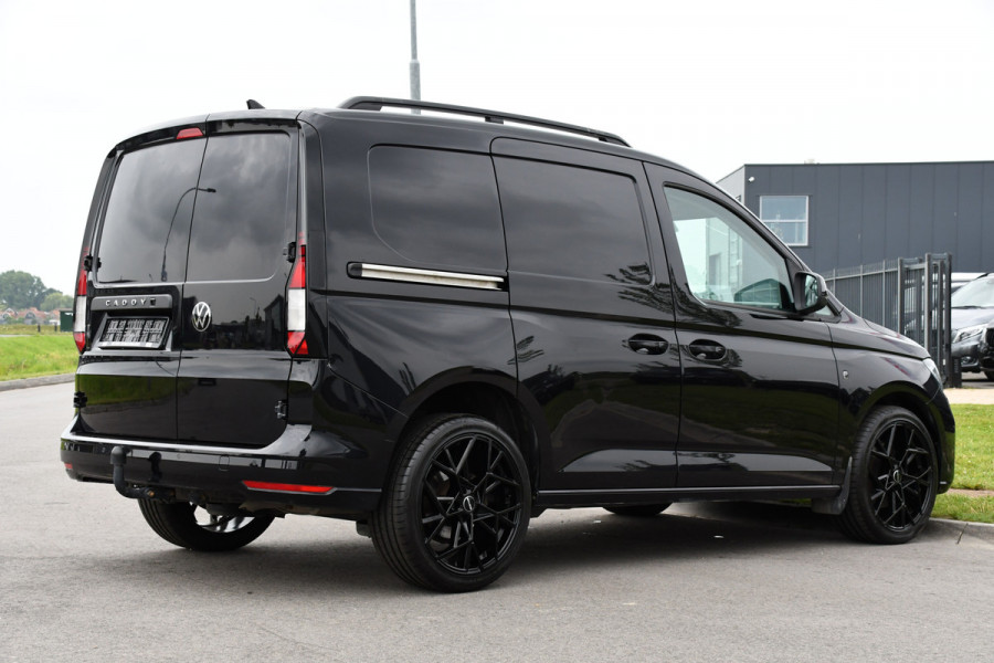 Volkswagen Caddy Cargo 1.5 TSI Black Edition Benzine, Camera, Cruise, Carplay, LED, 115pk, Automaat, Stoelverwarming, NAVI, Trekhaak, Uniek!