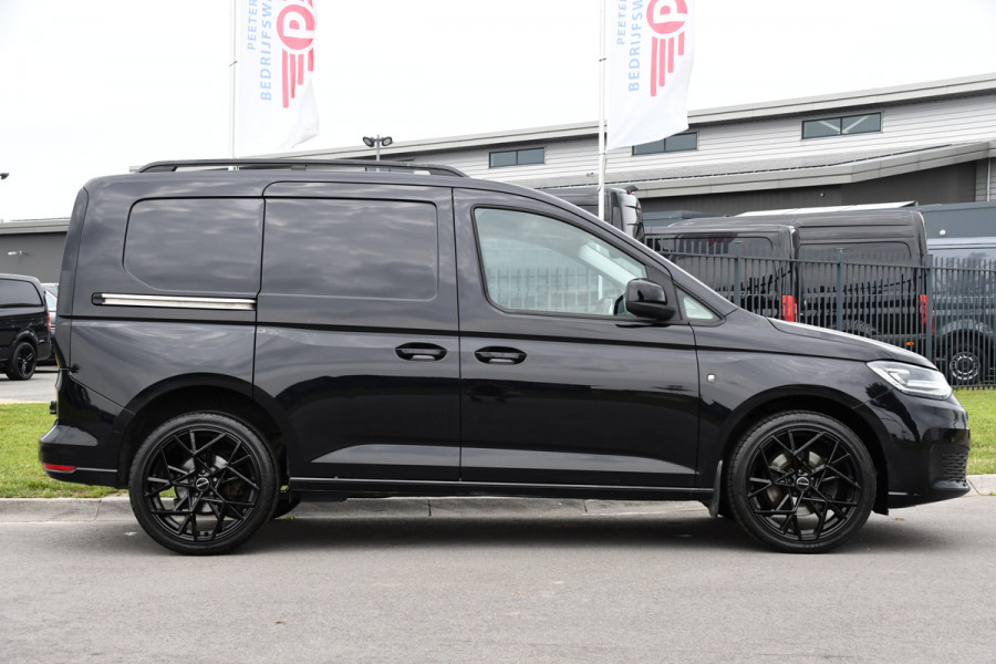 Volkswagen Caddy Cargo 1.5 TSI Black Edition Benzine, Camera, Cruise, Carplay, LED, 115pk, Automaat, Stoelverwarming, NAVI, Trekhaak, Uniek!