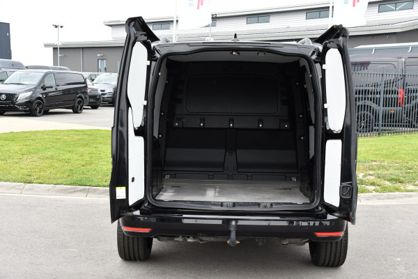 Volkswagen Caddy Cargo 1.5 TSI Black Edition Benzine, Camera, Cruise, Carplay, LED, 115pk, Automaat, Stoelverwarming, NAVI, Trekhaak, Uniek!