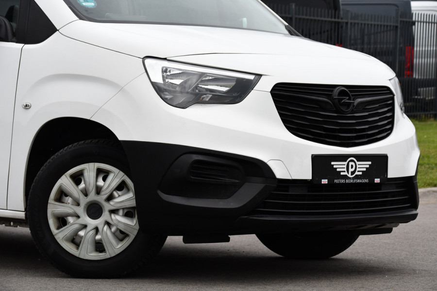Opel Combo 1.5D L2H1 Edition Camera, Cruise, Carplay, 102pk, Trekhaak, Multimedia, Uniek!
