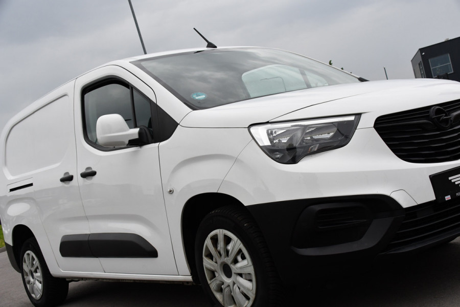 Opel Combo 1.5D L2H1 Edition Camera, Cruise, Carplay, 102pk, Trekhaak, Multimedia, Uniek!