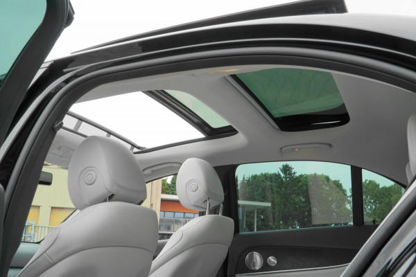 Mercedes-Benz E-Klasse 200 Solution Luxury PANORAMADAK