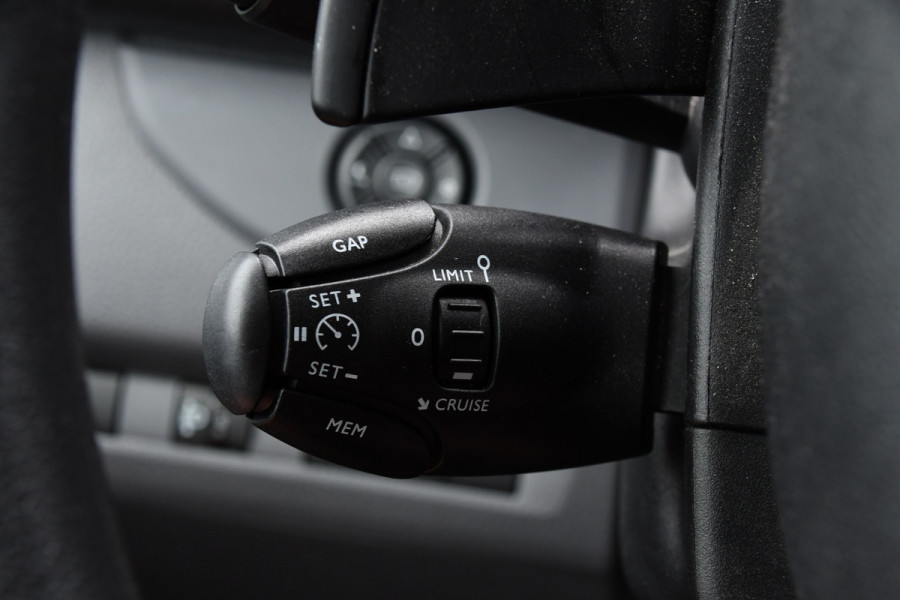 Citroën Jumpy 2.0 BlueHDI 180 DC Black Edition Adaptieve Cruise, Camera, Carplay, 177pk, Head-up, 2 x Schuifdeur, Clima, Multimedia, Automaat, Trekhaak, Uniek!