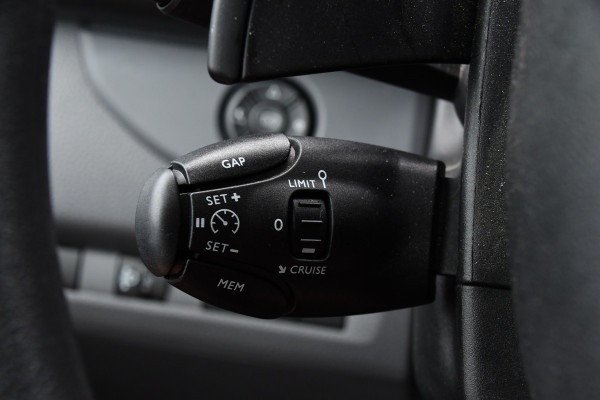 Citroën Jumpy 2.0 BlueHDI 180 DC Black Edition Adaptieve Cruise, Camera, Carplay, 177pk, Head-up, 2 x Schuifdeur, Clima, Multimedia, Automaat, Trekhaak, Uniek!