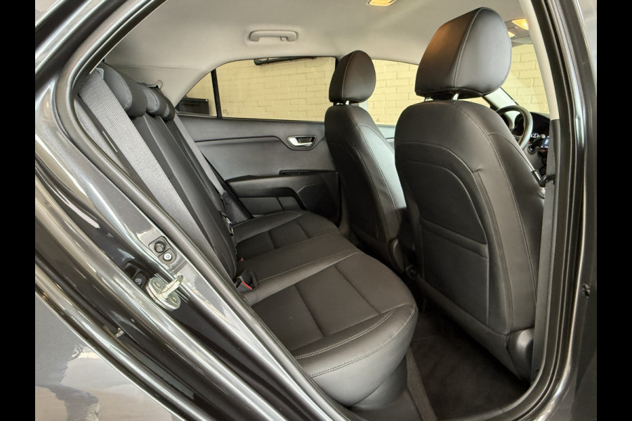 Kia Rio 1.4 100pk Executive Line | Navigatie | Leder | Camera | Stuur & Stoelverwarming | 100 % onderhouden!