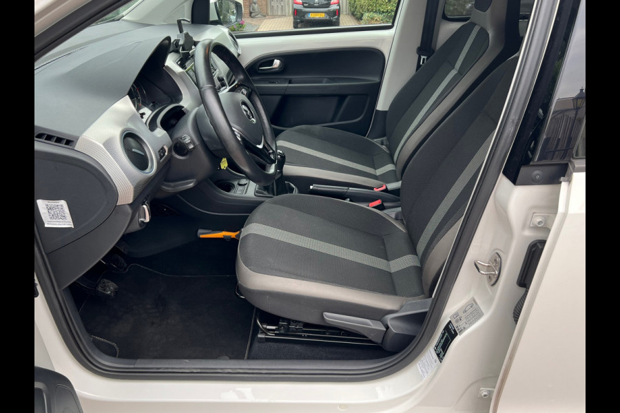 Volkswagen up! 1.0 BMT high up! clima/camera/cruise NL-NAP