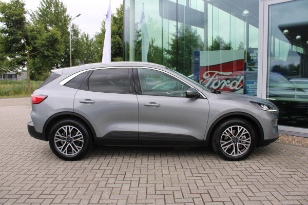 Ford Kuga 2.5 PHEV Titanium | Panoramadak | Adaptive cruise control | Winter Pack | Dodehoeksensoren | Camera | 1.500 kg trekgewicht