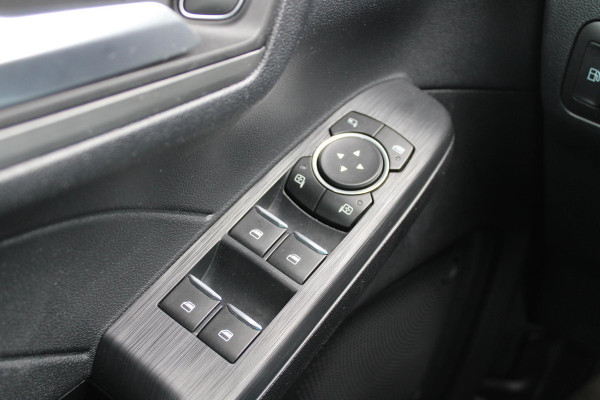Ford Kuga 2.5 PHEV Titanium | Panoramadak | Adaptive cruise control | Winter Pack | Dodehoeksensoren | Camera | 1.500 kg trekgewicht
