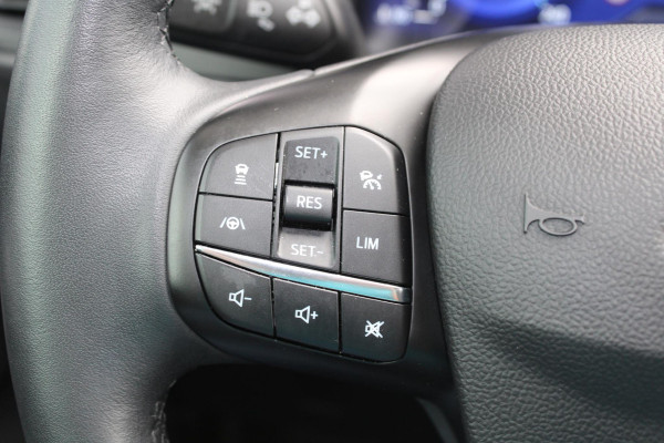 Ford Kuga 2.5 PHEV Titanium | Panoramadak | Adaptive cruise control | Winter Pack | Dodehoeksensoren | Camera | 1.500 kg trekgewicht