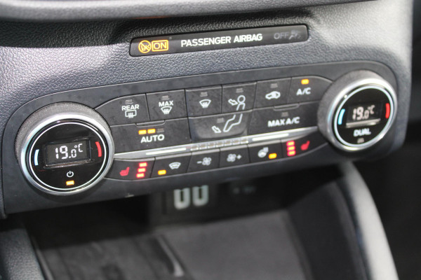 Ford Kuga 2.5 PHEV Titanium | Panoramadak | Adaptive cruise control | Winter Pack | Dodehoeksensoren | Camera | 1.500 kg trekgewicht