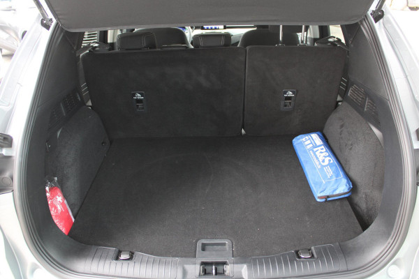 Ford Kuga 2.5 PHEV Titanium | Panoramadak | Adaptive cruise control | Winter Pack | Dodehoeksensoren | Camera | 1.500 kg trekgewicht