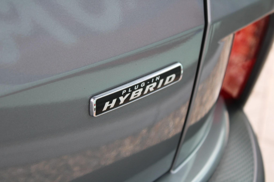 Ford Kuga 2.5 PHEV Titanium | Panoramadak | Adaptive cruise control | Winter Pack | Dodehoeksensoren | Camera | 1.500 kg trekgewicht