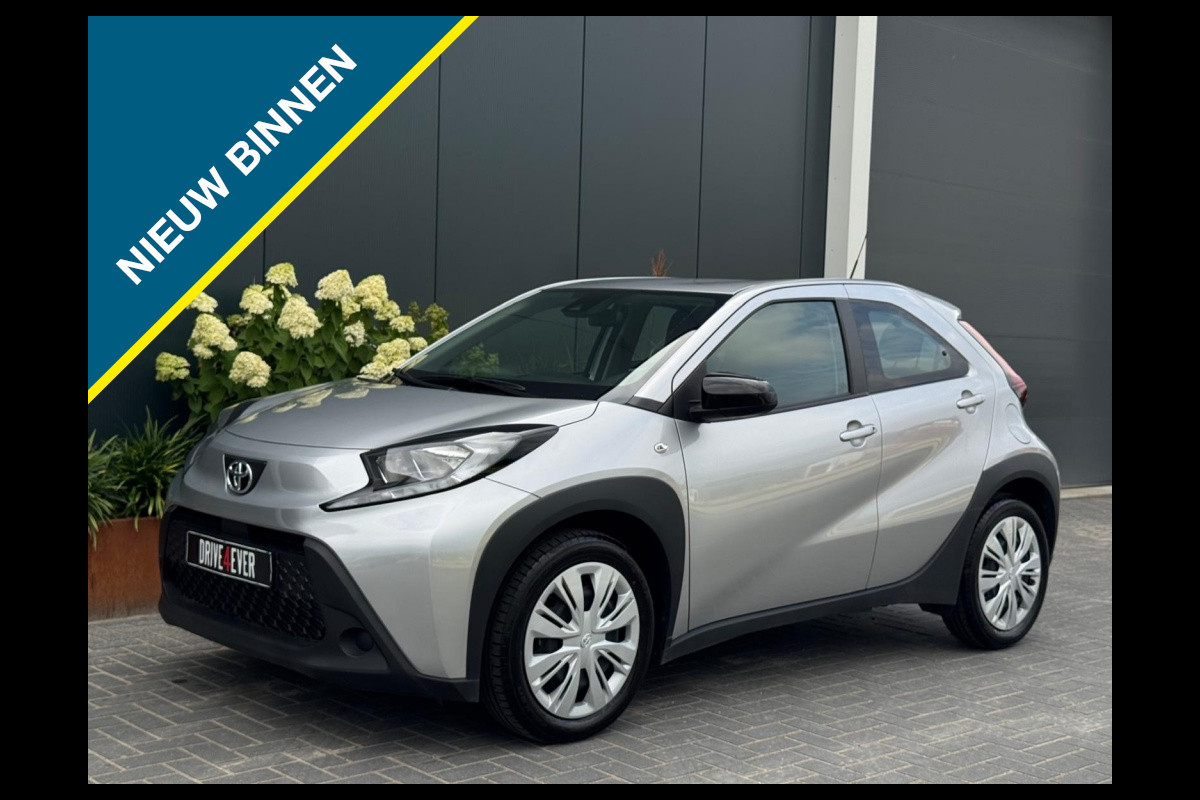 Toyota Aygo X 1.0 VVT-i MT Play NAVI AIRCO CAMERA ELEK PAKKET GARANTIE Toyota Aygo X 1.0 VVT-i MT Play NAVI AIRCO CAMERA ELEK PAKKET GARANTIE