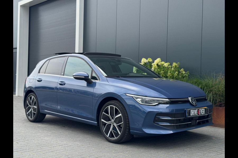 Volkswagen Golf 1.5 eTSI 50 Edt. FULL PANO NAVI CAMERA CLIMATE MASSAGE