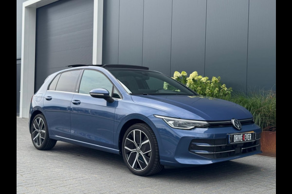 Volkswagen Golf 1.5 eTSI 50 Edt. FULL PANO NAVI CAMERA CLIMATE MASSAGE
