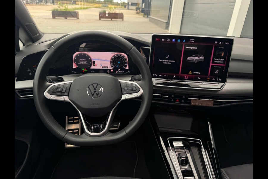 Volkswagen Golf 1.5 eTSI 50 Edt. FULL PANO NAVI CAMERA CLIMATE MASSAGE