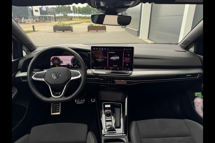 Volkswagen Golf 1.5 eTSI 50 Edt. FULL PANO NAVI CAMERA CLIMATE MASSAGE
