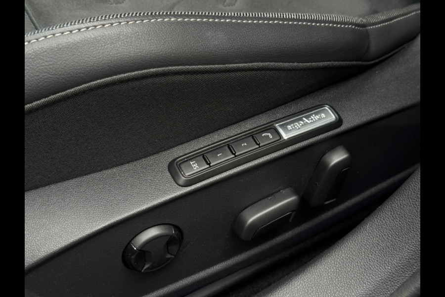 Volkswagen Golf 1.5 eTSI 50 Edt. FULL PANO NAVI CAMERA CLIMATE MASSAGE