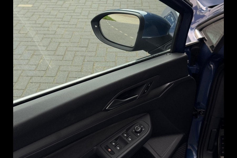 Volkswagen Golf 1.5 eTSI 50 Edt. FULL PANO NAVI CAMERA CLIMATE MASSAGE
