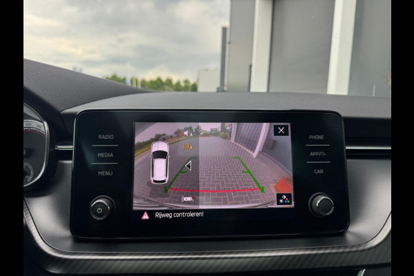 Škoda Kamiq 1.5 TSI MONTE CARLO 2022 PANO CARPLAY PDC GARANTIE 2027