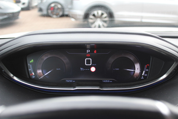 Peugeot 3008 1.6 e-THP GT Line / Trekhaak / Navigatie / Parkeerhulp V+A / 18'' / Half leder / Stoelverwarming / Cruise Control