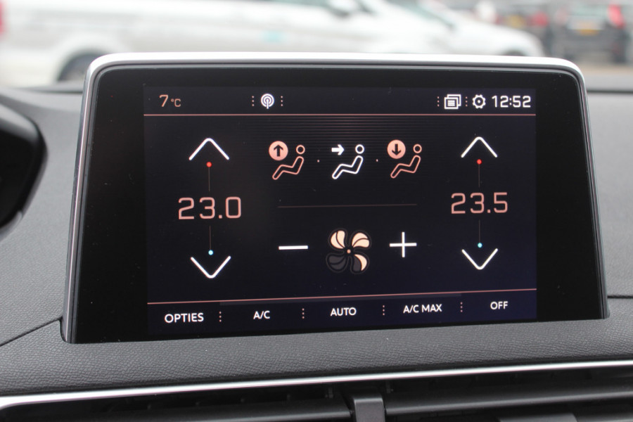 Peugeot 3008 1.6 e-THP GT Line / Trekhaak / Navigatie / Parkeerhulp V+A / 18'' / Half leder / Stoelverwarming / Cruise Control