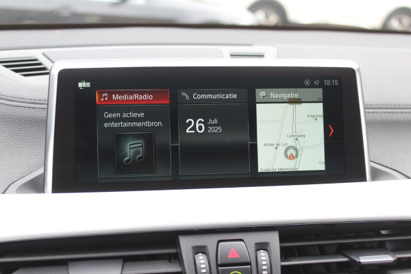 BMW X2 sDrive20i High Exe. M Sport / Panoramadak / Camera / Leder / 19'' / Harman Kardon / Navigatie / Stoelverwarming / Cruise Control