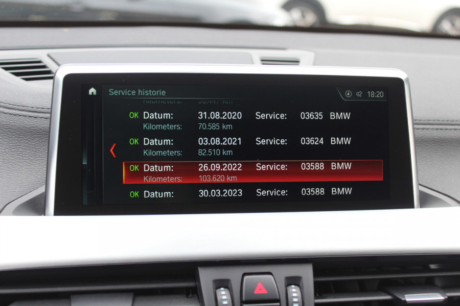 BMW X2 sDrive20i High Exe. M Sport / Panoramadak / Camera / Leder / 19'' / Harman Kardon / Navigatie / Stoelverwarming / Cruise Control