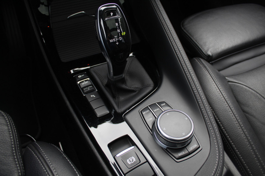 BMW X2 sDrive20i High Exe. M Sport / Panoramadak / Camera / Leder / 19'' / Harman Kardon / Navigatie / Stoelverwarming / Cruise Control