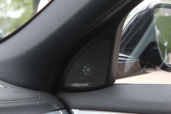 BMW X2 sDrive20i High Exe. M Sport / Panoramadak / Camera / Leder / 19'' / Harman Kardon / Navigatie / Stoelverwarming / Cruise Control