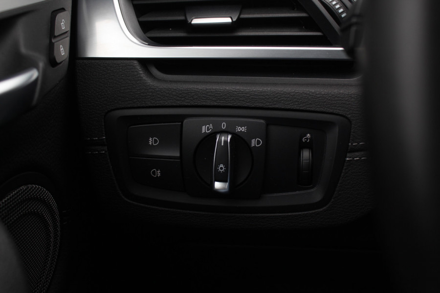 BMW X2 sDrive20i High Exe. M Sport / Panoramadak / Camera / Leder / 19'' / Harman Kardon / Navigatie / Stoelverwarming / Cruise Control