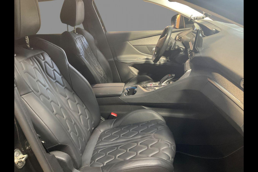 Peugeot 3008 1.6 HYbrid 300 Allure PHEV | 4x4 | Trekhaak | Nappa leder | Stoelverwarming | Achteruitrijcamera | Navigatie
