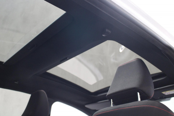 Ford Fiesta 1.0 EcoBoost Hybrid ST-Line X Camera/Pano/Carplay prijs is rijlaar incl 12 maanden bovag